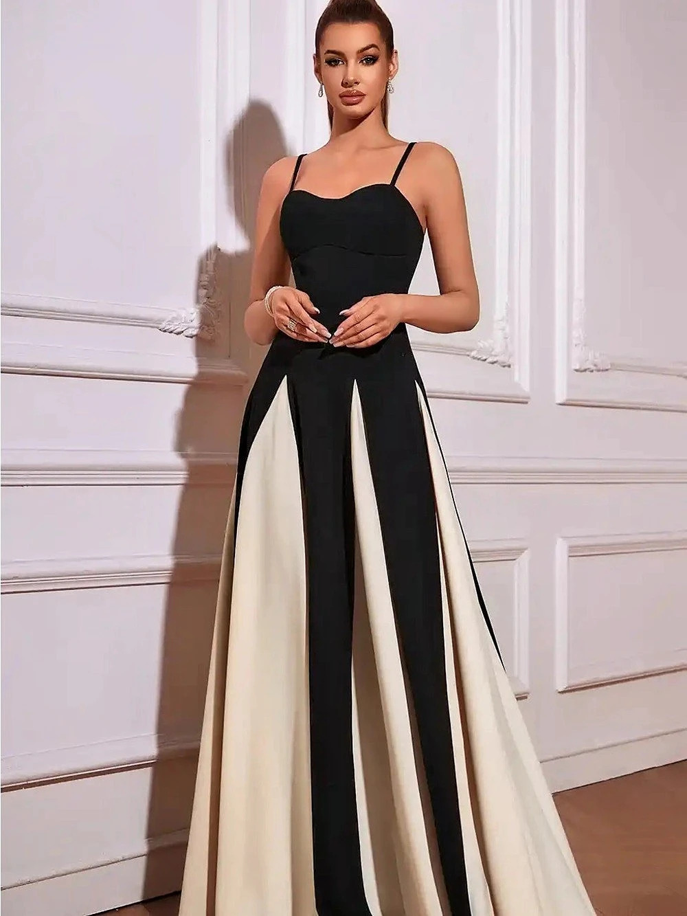 JJ’s House Deziya Black & Cream Color Block Maxi Dress Small